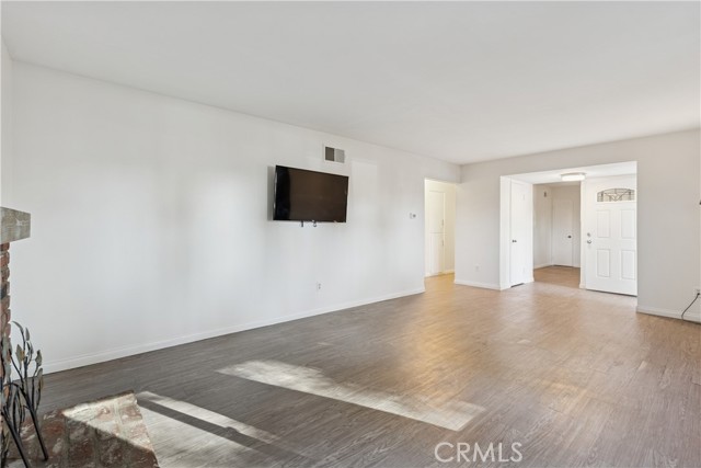 Detail Gallery Image 7 of 32 For 16103 Osborne St, North Hills,  CA 91343 - 3 Beds | 2 Baths