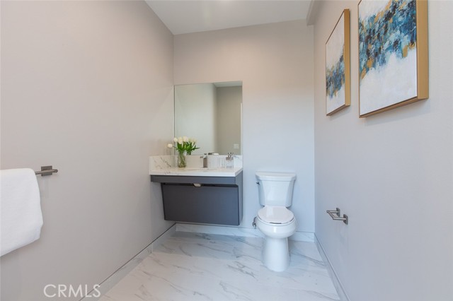 Detail Gallery Image 6 of 33 For 3682 Harriman Ave #2,  El Sereno,  CA 90032 - 3 Beds | 3/1 Baths