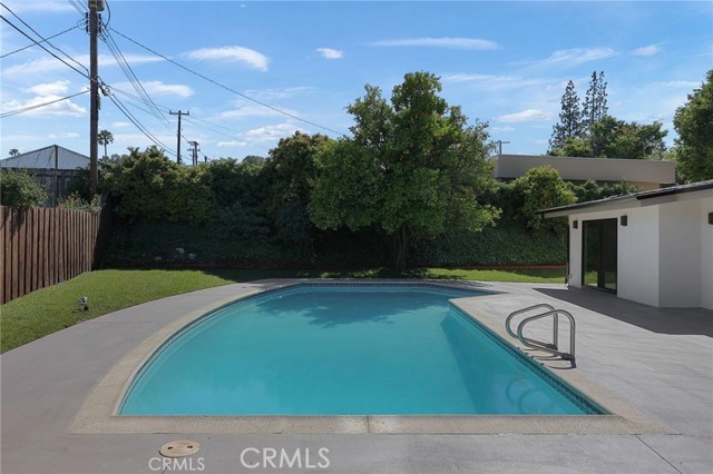 23616 Mariano Street, Woodland Hills CA: https://media.crmls.org/medias/f1c3dc19-67a8-49da-a0ec-b5915171f9fa.jpg