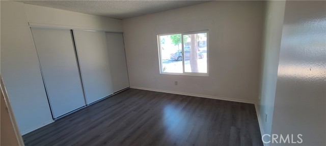 Detail Gallery Image 15 of 17 For 421 Royal Cir, Corona,  CA 92879 - 4 Beds | 2 Baths