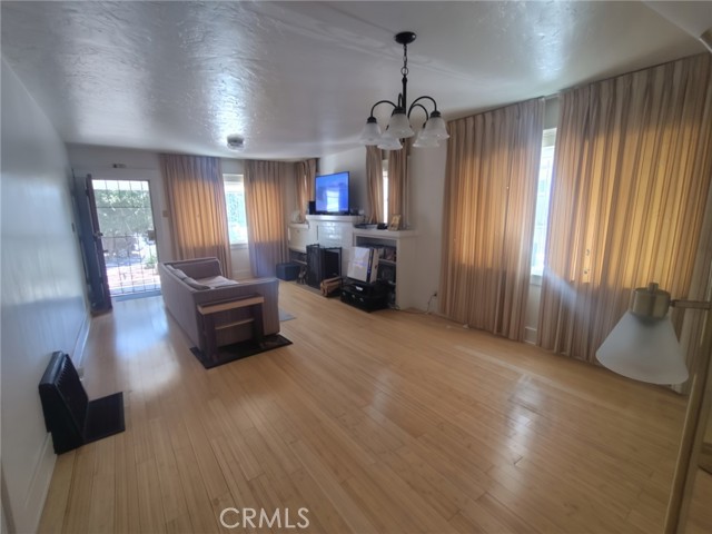 637 E 76th Place, Los Angeles, California 90001, 2 Bedrooms Bedrooms, ,1 BathroomBathrooms,Residential,For Sale,637 E 76th Place,CRPW24034765