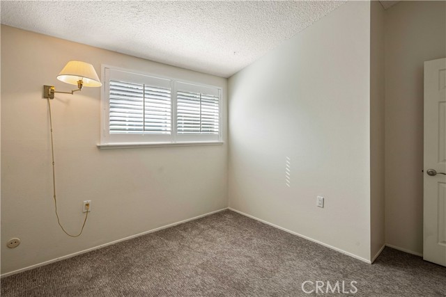 Detail Gallery Image 20 of 28 For 19144 Avenue of the Oaks #D,  Newhall,  CA 91321 - 2 Beds | 1 Baths