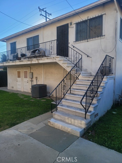 Detail Gallery Image 4 of 6 For 2804 W 85th, Inglewood,  CA 90305 - – Beds | – Baths