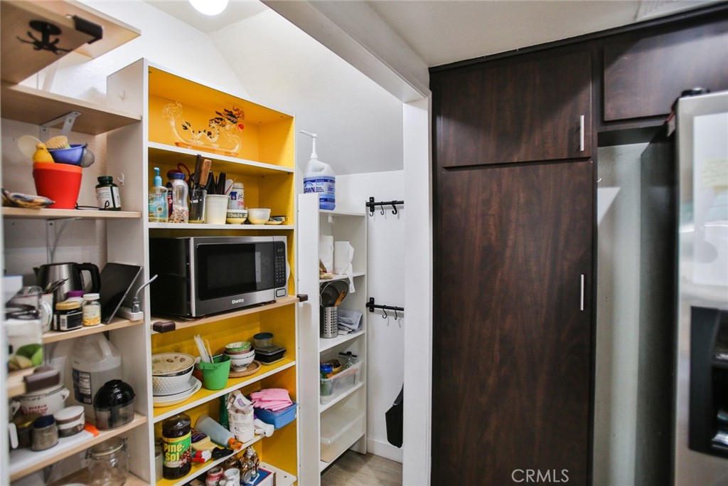https://media.crmls.org/medias/f1c57906-7f92-4bf0-ba12-5510447d5942.jpg?preset=X-Large