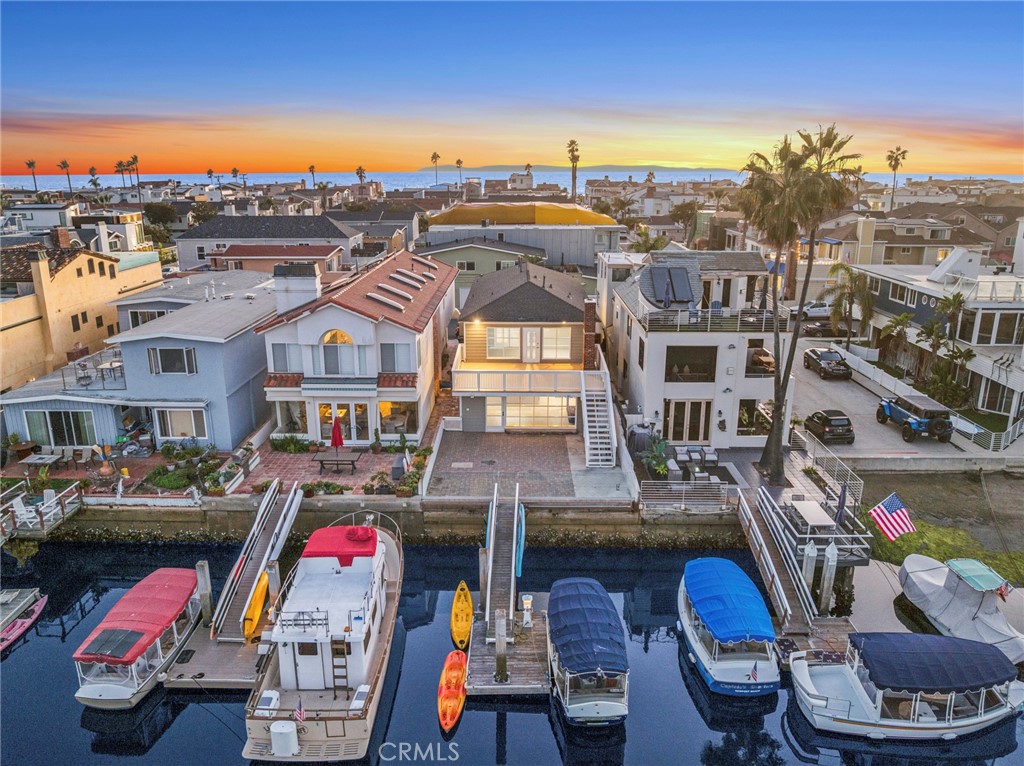 https://media.crmls.org/medias/f1c6c664-709d-4bcd-974b-688266047a76.jpg?preset=X-Large