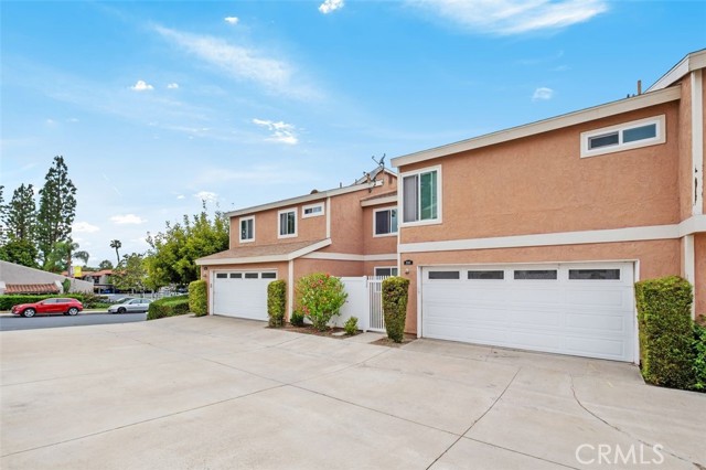 25165 Charlinda Drive, Mission Viejo CA: https://media.crmls.org/medias/f1c71580-0358-4d89-8122-2c075a25ec8d.jpg