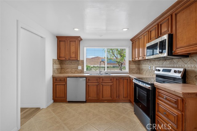 Detail Gallery Image 15 of 48 For 14631 Fir, Irvine,  CA 92606 - 4 Beds | 3 Baths