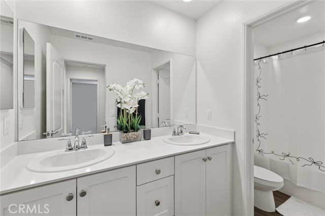 5422 Luna Way, Bonsall CA: https://media.crmls.org/medias/f1c82eb8-f18e-49d5-8621-5b9400cdd86e.jpg