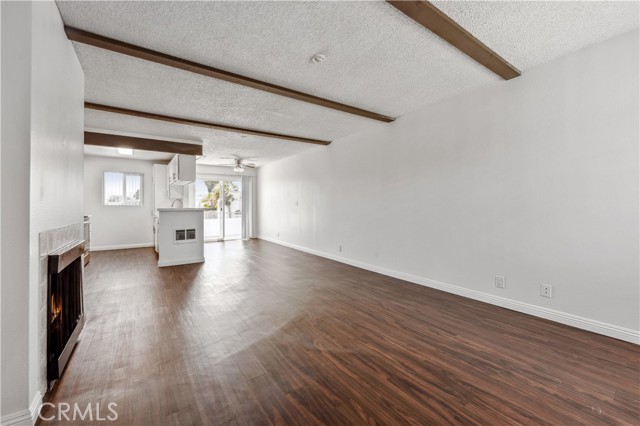 415 S Prospect Avenue, Redondo Beach CA: https://media.crmls.org/medias/f1c8c410-12b4-43eb-a30f-d68d5a9c294d.jpg