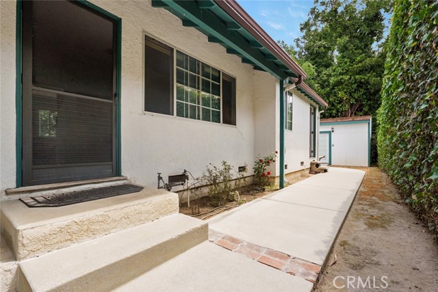 6648 Gaviota Avenue, Van Nuys CA: https://media.crmls.org/medias/f1c8c7a7-3935-4c84-a7fe-3ddc7e4141fa.jpg