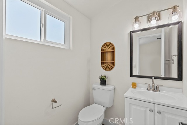 Detail Gallery Image 24 of 41 For 27410 Dewdrop Ave, Canyon Country,  CA 91351 - 3 Beds | 1/1 Baths