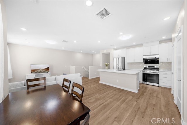Detail Gallery Image 11 of 41 For 259 Pin Ln, Covina,  CA 91722 - 3 Beds | 3 Baths