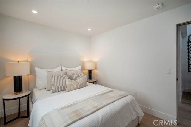 Detail Gallery Image 27 of 33 For 916 W Balboa Bld, Newport Beach,  CA 92661 - 6 Beds | 4/2 Baths