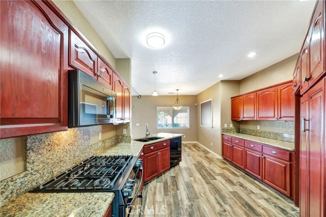 Detail Gallery Image 17 of 65 For 7315 W Avenue A8, Lancaster,  CA 93536 - 3 Beds | 3 Baths