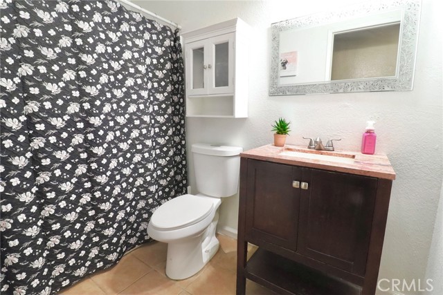 16459 Bunnell Avenue, Victorville CA: https://media.crmls.org/medias/f1c9dbef-d596-4c2c-81cf-aeae055019ce.jpg