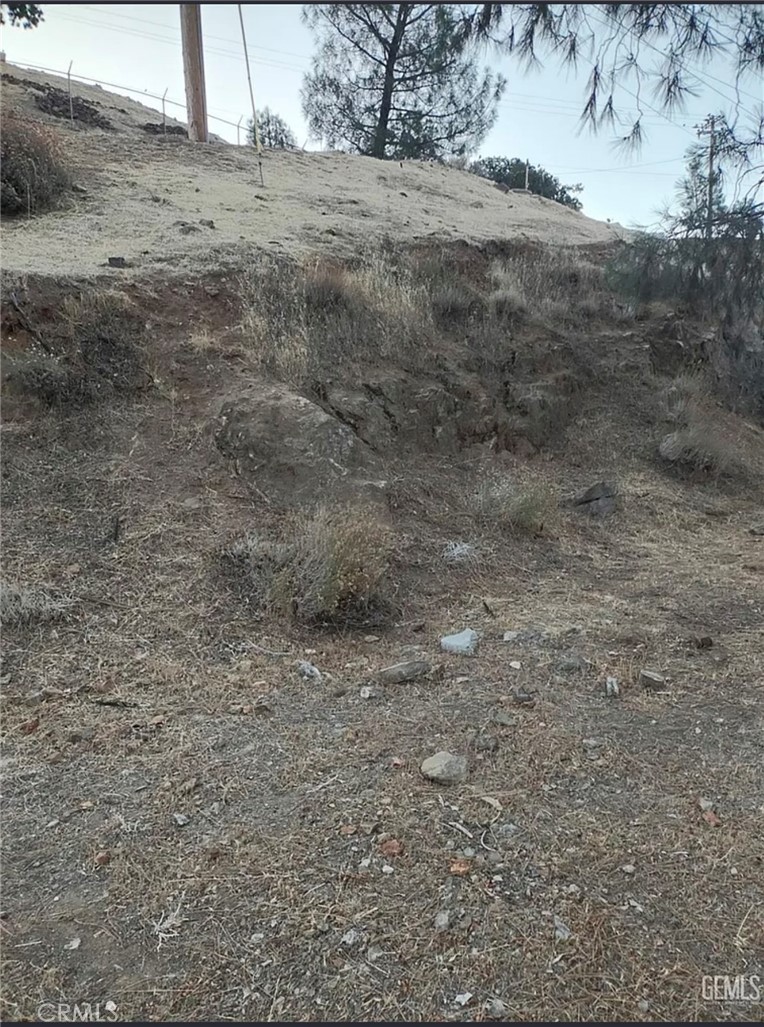 https://media.crmls.org/medias/f1ca63a6-4cd1-4527-8b54-4b9ed762e109.jpg?preset=X-Large