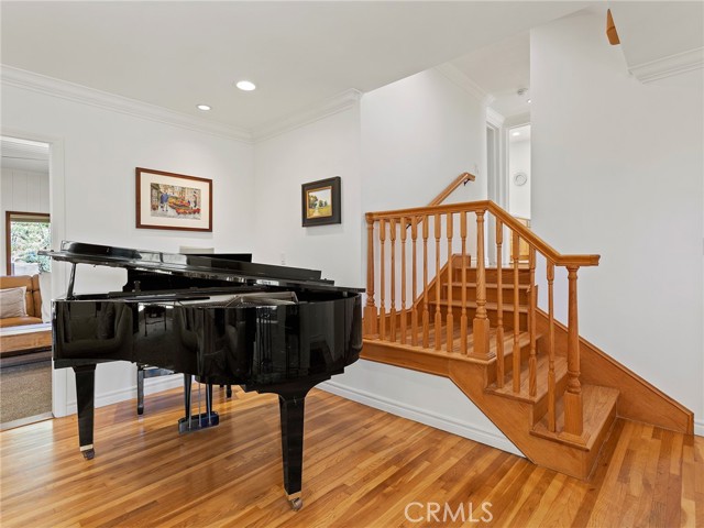 Detail Gallery Image 21 of 72 For 1012 N Sunset Canyon Dr, Burbank,  CA 91504 - 3 Beds | 2 Baths