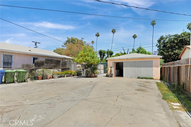 Detail Gallery Image 20 of 26 For 5864 Bonsallo Ave, Los Angeles,  CA 90044 - 4 Beds | 2 Baths