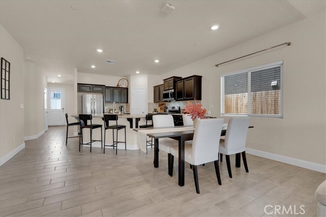 2454 W Mallard Lane, Hanford CA: https://media.crmls.org/medias/f1cbc2fa-dec1-4270-9c45-5ccd15171a8e.jpg