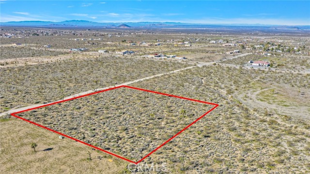 Detail Gallery Image 8 of 14 For 11982 Redwood Rd, Pinon Hills,  CA 92372 - – Beds | – Baths