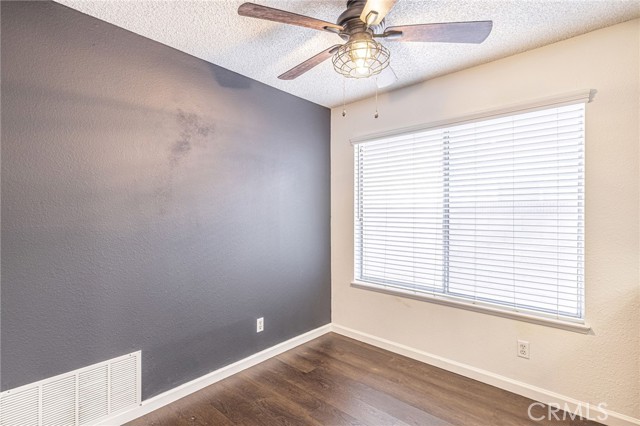 Detail Gallery Image 18 of 47 For 2816 Dartmouth Dr, Lancaster,  CA 93536 - 3 Beds | 2/1 Baths