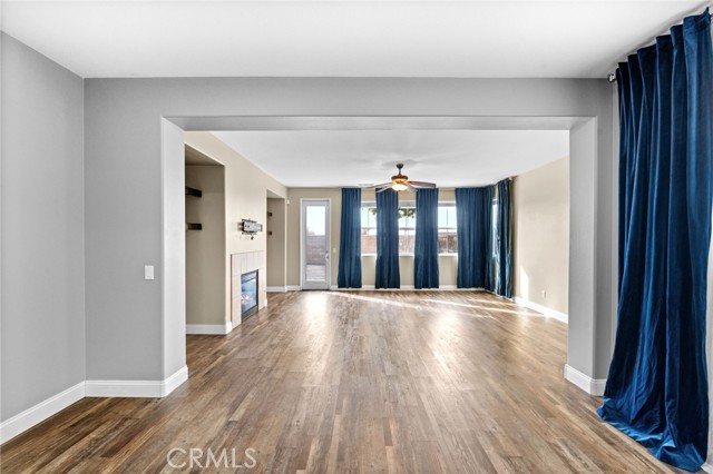 1829 Overland Court, Hemet CA: https://media.crmls.org/medias/f1cc48ca-5d56-4a85-a540-d3e2e5497c3a.jpg