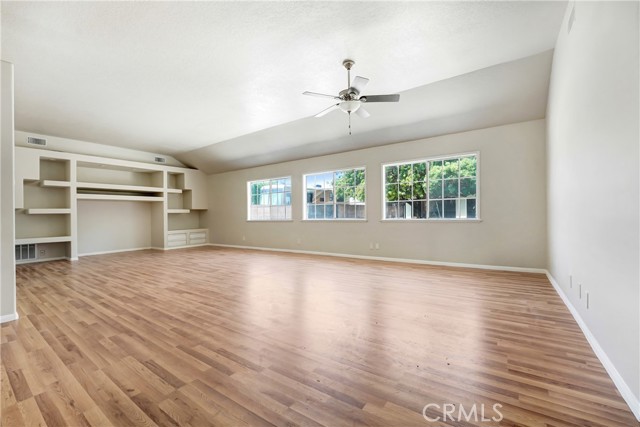 Detail Gallery Image 2 of 15 For 8547 Keokuk Ave, Winnetka,  CA 91306 - 4 Beds | 2 Baths