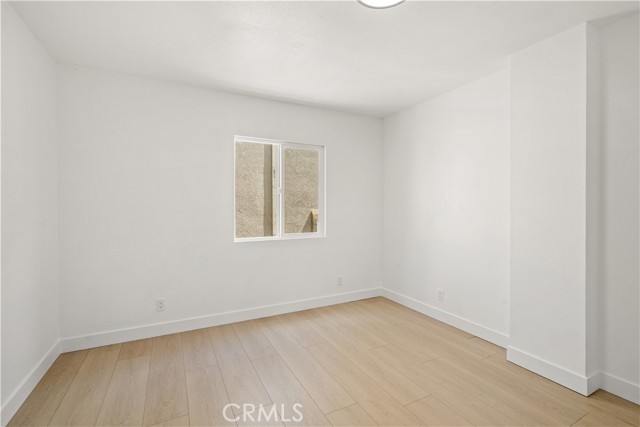 Detail Gallery Image 20 of 44 For 7010 Lennox Ave #C,  Van Nuys,  CA 91405 - 3 Beds | 2/1 Baths