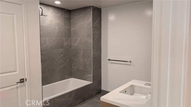 Detail Gallery Image 11 of 12 For 400 S Broadway #922,  Los Angeles,  CA 90013 - 1 Beds | 1 Baths