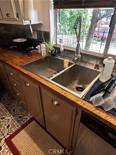 Detail Gallery Image 1 of 1 For 339 N Frankwood Ave #6,  Sanger,  CA 93657 - 3 Beds | 2 Baths