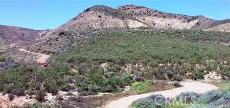 125 Fern Drive, Simi Valley CA: https://media.crmls.org/medias/f1ce7532-ee04-4c87-8248-30b9043dc71f.jpg