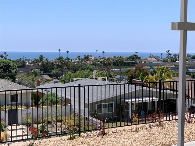 4103 Calle Mayo, San Clemente CA: https://media.crmls.org/medias/f1cea870-15fe-466f-89bd-ff652ae31260.jpg