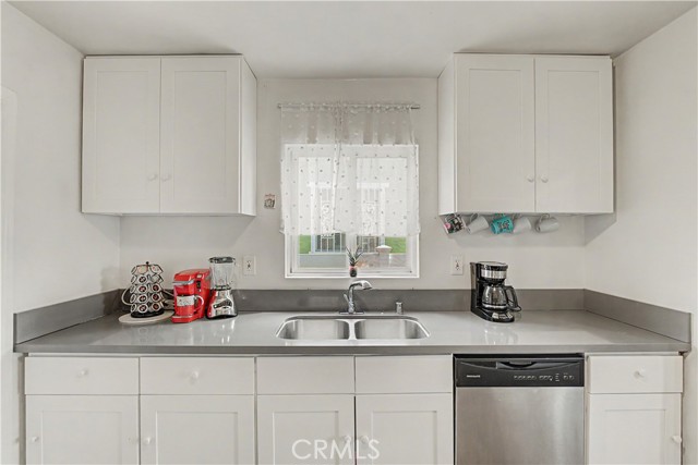 Detail Gallery Image 7 of 28 For 1425 W Gage, Los Angeles,  CA 90047 - 2 Beds | 1 Baths