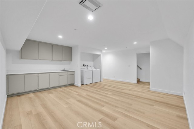 Detail Gallery Image 17 of 36 For 200 N Catalina Ave #F,  Redondo Beach,  CA 90277 - 3 Beds | 3 Baths