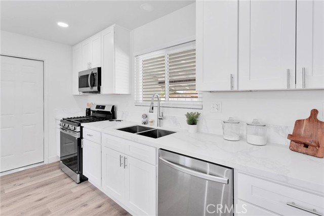 Detail Gallery Image 16 of 33 For 20972 Quilente Rd, Apple Valley,  CA 92307 - 3 Beds | 2 Baths