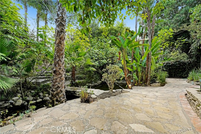 816 S Longwood, Los Angeles CA: https://media.crmls.org/medias/f1d00c22-afe9-40c9-9306-8335e39fe8ed.jpg