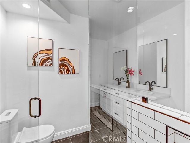 Detail Gallery Image 17 of 34 For 1333 S Beverly Glen Bld #402,  Los Angeles,  CA 90024 - 5 Beds | 5/1 Baths