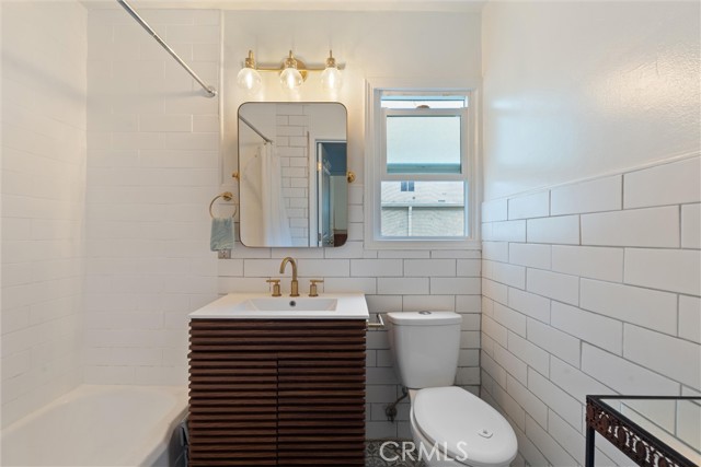 Detail Gallery Image 17 of 28 For 5309 Cahuenga Blvd #B,  North Hollywood,  CA 91601 - 2 Beds | 1 Baths