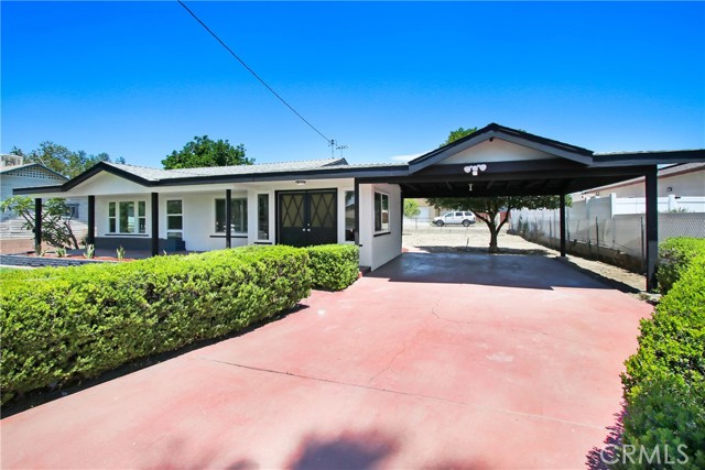 293 E Congress Street, Colton CA: https://media.crmls.org/medias/f1d084a6-ffa2-417b-b3aa-099c4ee2b726.jpg