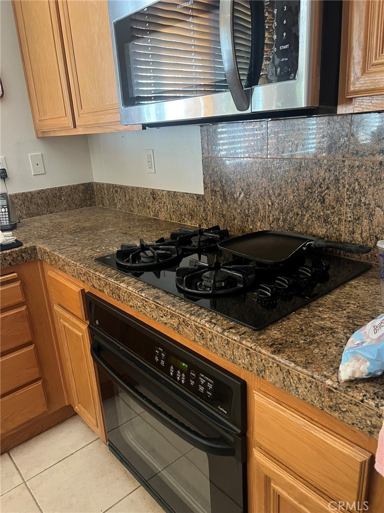 https://media.crmls.org/medias/f1d158a8-50c7-400b-aa6c-bd04b551ae89.jpg?preset=X-Large