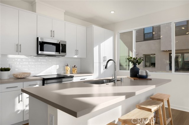 Detail Gallery Image 17 of 62 For 109 S Laxore St #306,  Anaheim,  CA 92804 - 2 Beds | 2/1 Baths