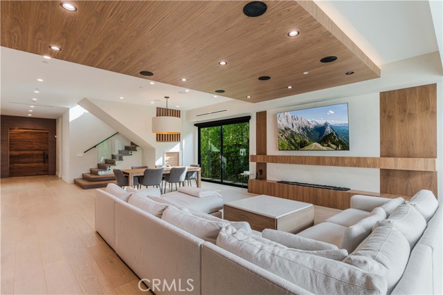 Detail Gallery Image 9 of 46 For 5075 Enfield, Encino,  CA 91316 - 4 Beds | 5 Baths