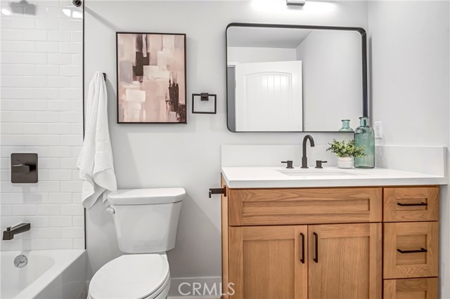 Detail Gallery Image 5 of 20 For 10035 S Western Ave #103,  Los Angeles,  CA 90047 - 2 Beds | 2 Baths