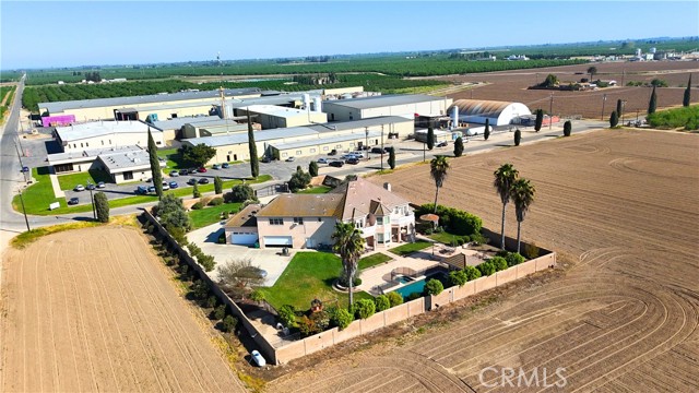 Detail Gallery Image 6 of 75 For 8499 Monte Cristo, Livingston,  CA 95334 - 5 Beds | 5/2 Baths