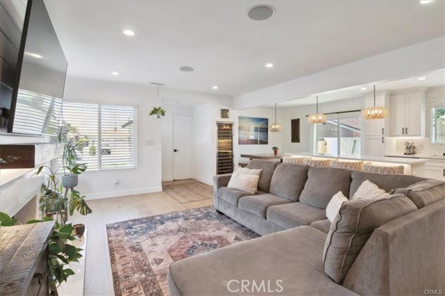4836 W 134th Place, Hawthorne CA: https://media.crmls.org/medias/f1d3f704-2701-4f0b-9853-24751aabab02.jpg
