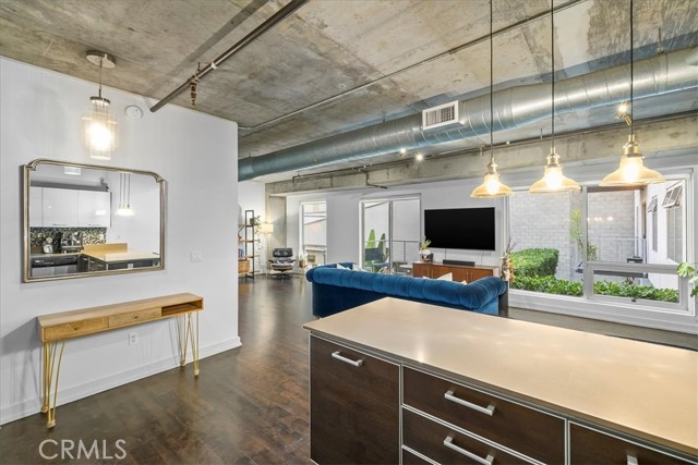 645 W 9th Street #317, Los Angeles, CA, 90015 645 W 9th Street #317, Los Angeles, CA, 90015