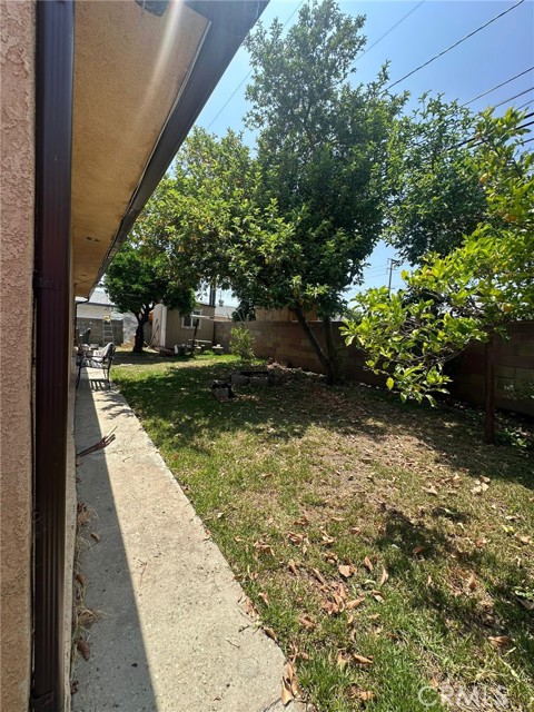 829 Foxworth Avenue, La Puente CA: https://media.crmls.org/medias/f1d44ead-47af-4a7a-adce-4b94dae87769.jpg