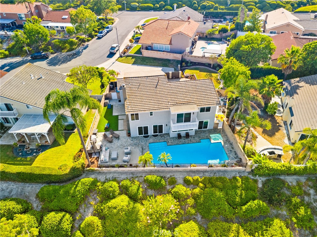 https://media.crmls.org/medias/f1d4dbf9-1858-4901-9740-4f60d1dbacfa.jpg?preset=X-Large