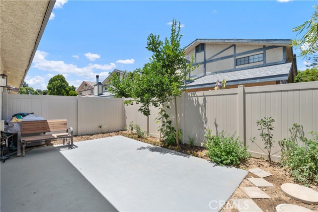 Detail Gallery Image 28 of 34 For 18435 Keswick #10,  Reseda,  CA 91335 - 2 Beds | 2/1 Baths