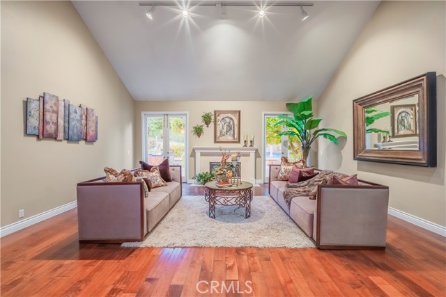 369 Ashbury Lane, Upland CA: https://media.crmls.org/medias/f1d51f07-a1eb-4123-bef6-7abcd4c35af8.jpg